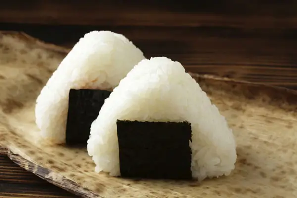 Cách Làm Cơm Nắm Kiểu Nhật Onigiri Chuẩn Vị, Siêu Đơn Giản Tại Nhà Cách Làm Cơm Nắm Kiểu Nhật Onigiri Chuẩn Vị, Siêu Đơn Giản Tại Nhà