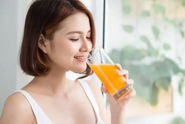 Bầu Uống Nước Cam Khi Nào Tốt? Lợi Ích & Lưu Ý An Toàn Cho Mẹ