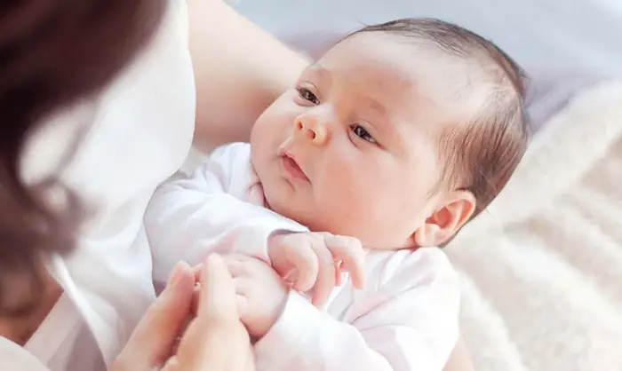 Bé Sơ Sinh Có Cần Đội Mũ Không? Khi Nào & Lưu Ý Quan Trọng