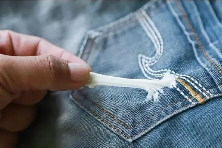 15+ Cách Tẩy Kẹo Cao Su Dính Trên Quần Áo Đơn Giản, Hiệu Quả Tại Nhà 15+ Cách Tẩy Kẹo Cao Su Dính Trên Quần Áo Đơn Giản, Hiệu Quả Tại Nhà