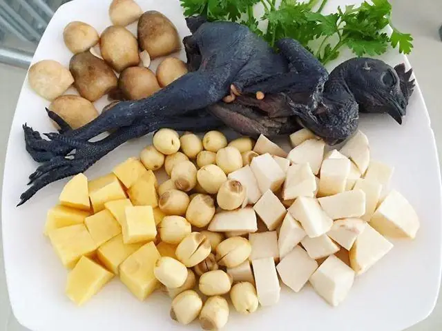 Cách Nấu Cháo Gà Ác Cho Bé 1 Tuổi: Bổ Dưỡng, Dễ Tiêu, Tăng Cân Cách Nấu Cháo Gà Ác Cho Bé 1 Tuổi: Bổ Dưỡng, Dễ Tiêu, Tăng Cân