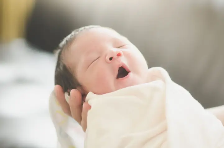 Hướng Dẫn Chăm Sóc Trẻ Sơ Sinh Dưới 1 Tháng Tuổi Toàn Diện: Nuôi Con Đúng Phương Pháp Hướng Dẫn Chăm Sóc Trẻ Sơ Sinh Dưới 1 Tháng Tuổi Toàn Diện: Nuôi Con Đúng Phương Pháp