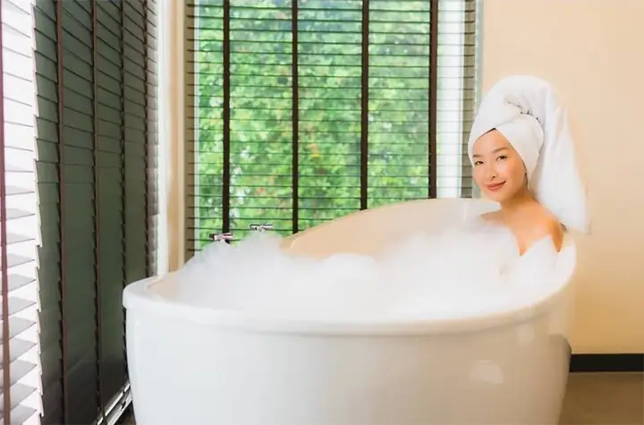 Có Nên Dùng Sữa Tắm Hàng Ngày Không? Lợi Ích, Rủi Ro Và Cách Sử Dụng Đúng