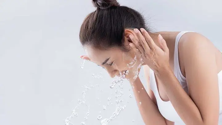 Da Nhờn Có Nên Rửa Mặt Bằng Nước Muối Không? Lợi Ích, Cách Dùng Và Lưu Ý