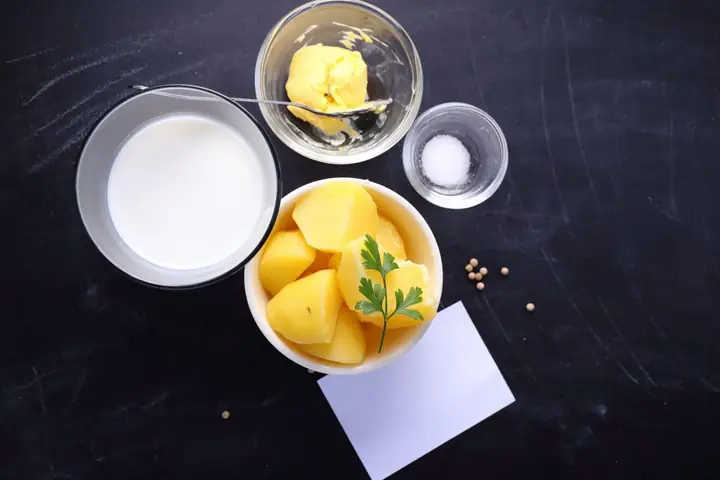 Mặt Nạ Khoai Tây Sữa Tươi: Công Dụng, Cách Làm Và Lưu Ý Chi Tiết