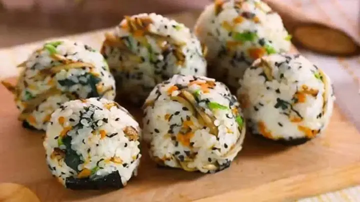 Gợi Ý Thực Đơn & Món Ngon Cho Trẻ 2 Tuổi Biếng Ăn, Tăng Cân Khỏe Mạnh