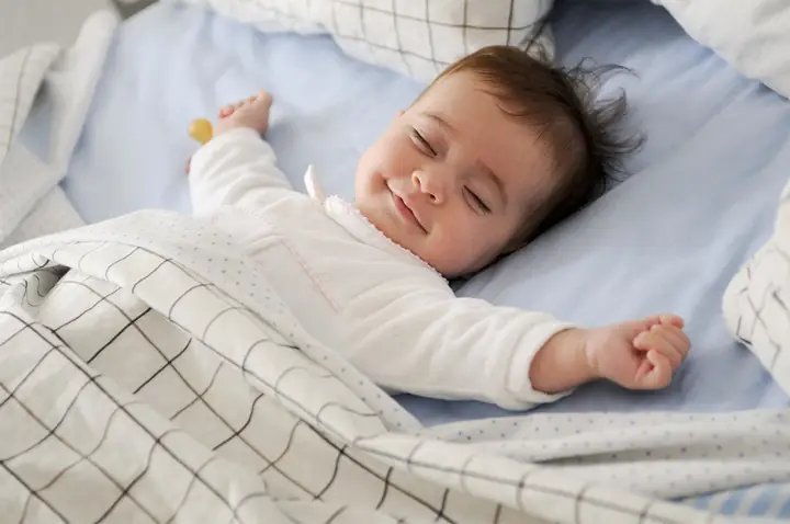 Những Lưu Ý Khi Trẻ Sơ Sinh Nằm Điều Hòa Đúng Cách Để Không Bị Ốm