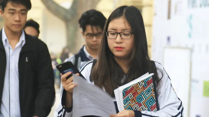 Ai Đã Đặt Tên Cho Dòng Sông Vào Đề Thi: Tổng Hợp Đề, Đọc Hiểu Và Hướng Dẫn Ôn Tập
