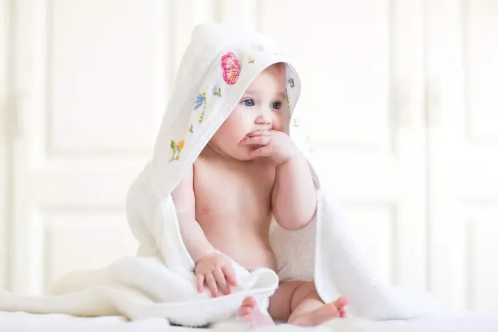 Bé Trai Khôi Ngô Tuấn Tú Mang Khí Chất Anh Hùng Mạnh Mẽ Bé Trai Khôi Ngô Tuấn Tú Mang Khí Chất Anh Hùng Mạnh Mẽ