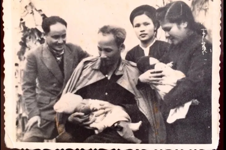 Cách Đặt Tên Của Người Anh: Cấu Trúc, Thứ Tự Đầy Đủ Và Ý Nghĩa Chi Tiết Cho Người Việt Cách Đặt Tên Của Người Anh: Cấu Trúc, Thứ Tự Đầy Đủ Và Ý Nghĩa Chi Tiết Cho Người Việt