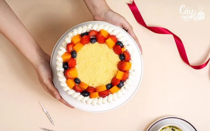 Dòng Bánh Flan Gato Kết Hợp Trái Cây Hỗn Hợp Và Dâu Tây Dòng Bánh Flan Gato Kết Hợp Trái Cây Hỗn Hợp Và Dâu Tây