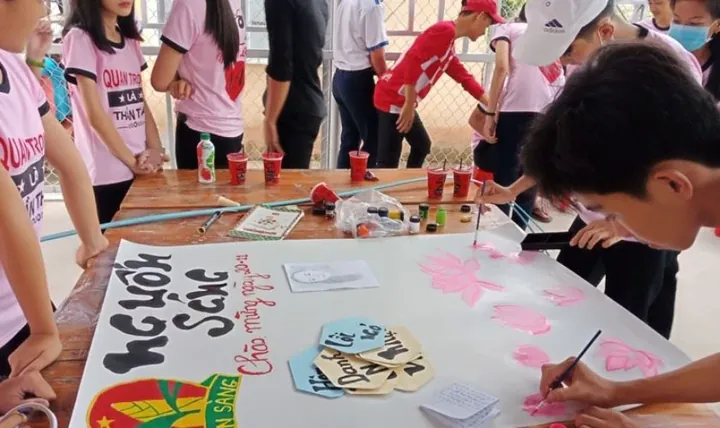 Những Mẹo Nhỏ Nào Giúp Chữ Viết Và Trang Trí Báo Tường Nổi Bật Hơn? Những Mẹo Nhỏ Nào Giúp Chữ Viết Và Trang Trí Báo Tường Nổi Bật Hơn?