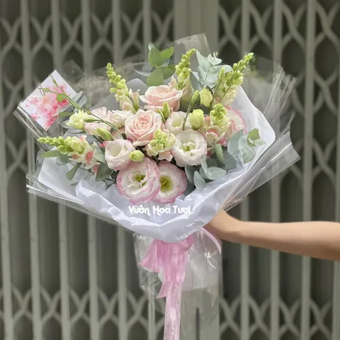 Làm Thế Nào Để Kết Hợp Tên Các Loài Hoa Chủ Đạo Vào Tên Giỏ Hoa? Làm Thế Nào Để Kết Hợp Tên Các Loài Hoa Chủ Đạo Vào Tên Giỏ Hoa?