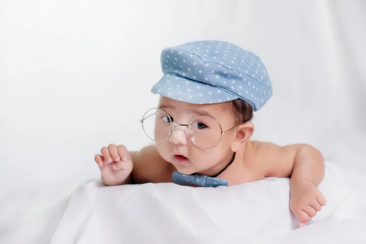 Tại Sao Bố Mẹ Cần Cân Nhắc Kỹ Các Yếu Tố Phong Thủy Và Pháp Lý Khi Đặt Tên Khai Sinh?