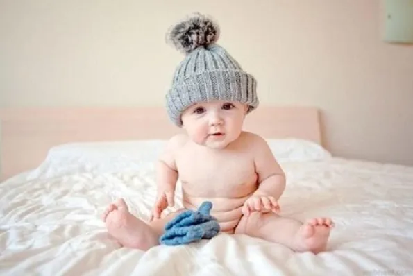 Em Bé Trai Sơ Sinh Kháu Khỉnh Có Biểu Cảm Đáng Yêu