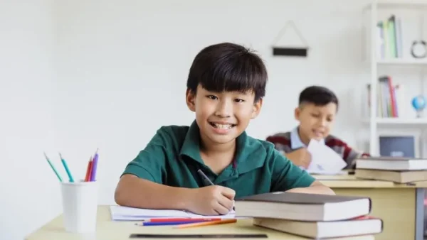 Đặt Tên Con Trai Lót Chữ Hoàng: Gợi Ý Danh Sách Tên Hay Và Ý Nghĩa Nhất Cho Bé Trai