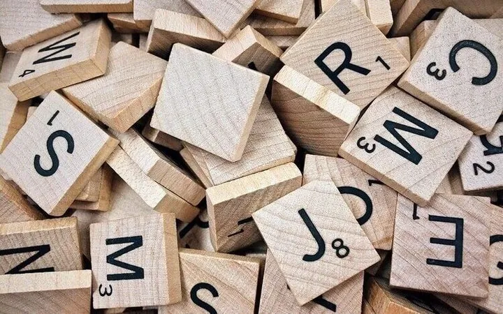 Bước 1: Xác Định Bộ Chữ Cái Tương Sinh Và Tương Hợp Với Mệnh Hỏa