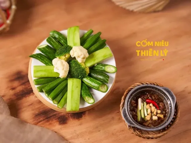 Mâm Cơm Gia Đình Cuối Tuần Với Các Món Đổi Vị Đậm Đà Hương Vị Truyền Thống Mâm Cơm Gia Đình Cuối Tuần Với Các Món Đổi Vị Đậm Đà Hương Vị Truyền Thống