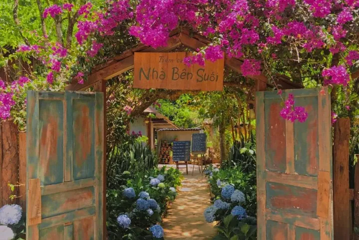 Không Gian Quán Cafe Mang Phong Cách Hoài Niệm Cổ Điển Không Gian Quán Cafe Mang Phong Cách Hoài Niệm Cổ Điển