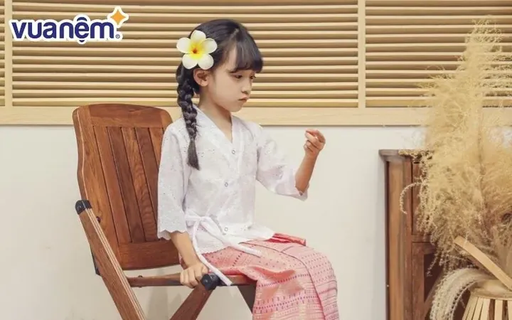 Sự Khác Biệt Giữa Cách Đặt Tên Truyền Thống Và Hiện Đại Của Người Thái