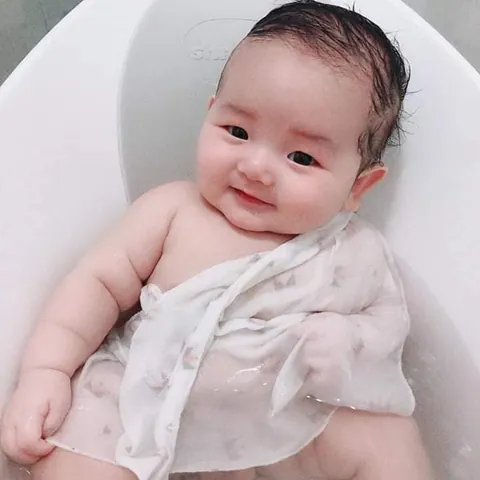 Đặt Tên Theo Tiếng Hán Việt: Kho Tàng Tên Hay, Ý Nghĩa Và Hợp Phong Thủy Cho Bé