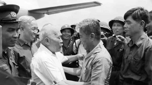Tên Phạm Hùng Có Ý Nghĩa Gì? Phân Tích Ý Nghĩa, Phong Thủy Và Gợi Ý Đặt Tên Đệm Hay