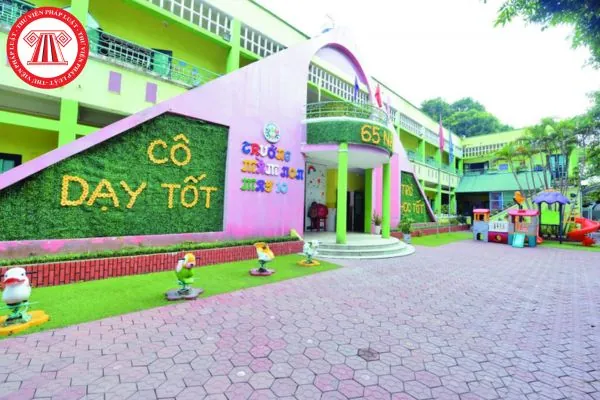Kích Thước, Chất Liệu Và Vị Trí Treo Biển Tên Trường Mầm Non Đúng Chuẩn Là Gì?