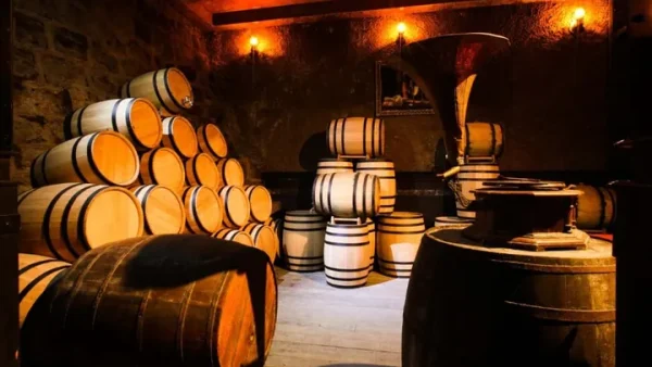 Giải Mã Ý Nghĩa Tên Gọi Bà Nà Hills Từ Các Giả Thuyết Lịch Sử Phổ Biến Nhất