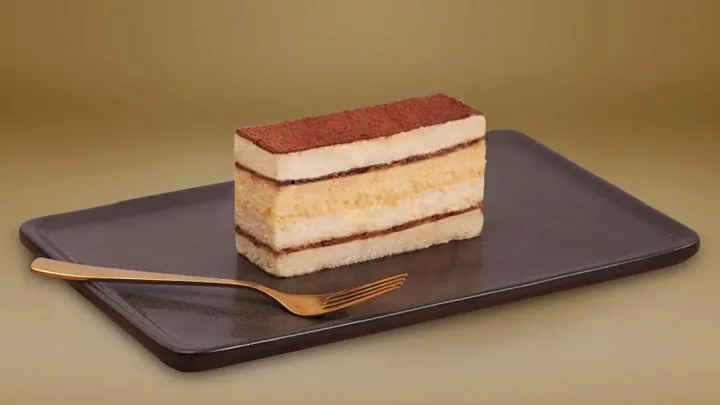 Tiramisu Là Gì? Giải Mã Ý Nghĩa Và Nguồn Gốc Thật Sự Của Chiếc Bánh Ngọt Đến Từ Nước Ý