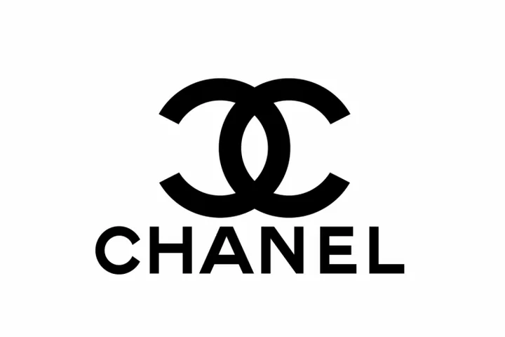 Biểu Tượng Hai Chữ C Lồng Vào Nhau Của Chanel Mang Ý Nghĩa Gì?