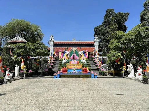 Ý Nghĩa Tên Chùa Tường Vân Là Gì? Nguồn Gốc Và Giá Trị Tâm Linh