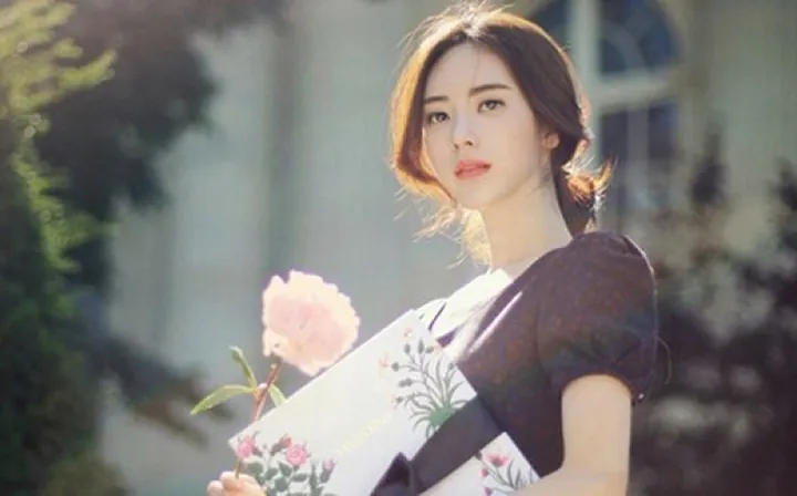 Top Các Tên Tiếng Anh Cho Nữ Mang Ý Nghĩa Sâu Sắc, Sang Chảnh Và May Mắn Top Các Tên Tiếng Anh Cho Nữ Mang Ý Nghĩa Sâu Sắc, Sang Chảnh Và May Mắn
