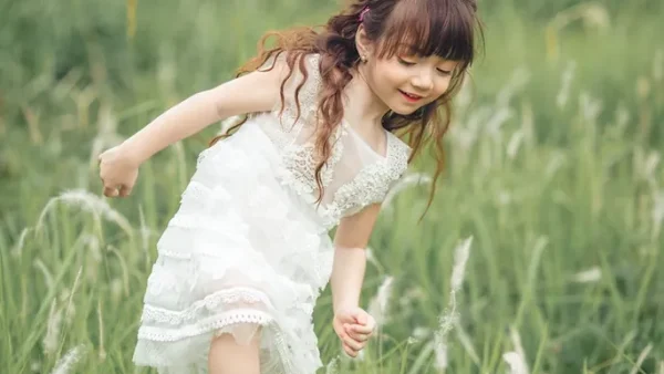 Ý Nghĩa Tên Hạnh Chi Là Gì? Phân Tích Chi Tiết Phong Thủy Và Thần Số Học