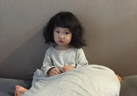 Ý Nghĩa Tên Hoàng Hạnh Là Gì? Gợi Ý Cách Đặt Tên Đệm Hay Và Hợp Phong Thủy Cho Bé Gái