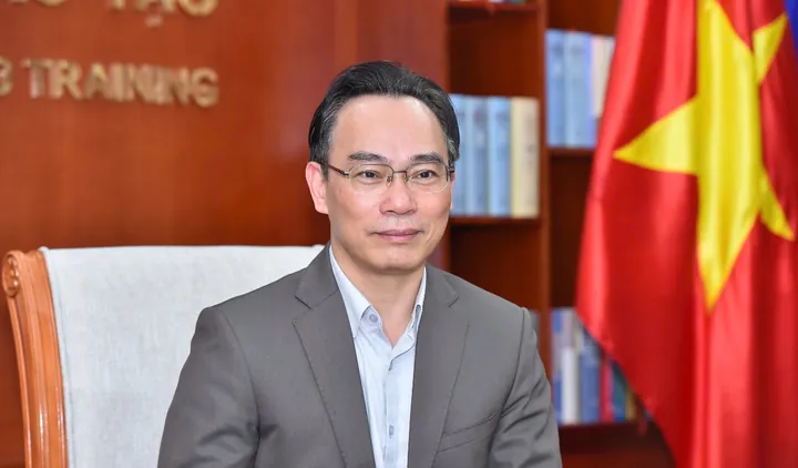 Ý Nghĩa Tên Hoàng Minh Đức Là Gì? Giải Mã Phong Thủy Và Vận Số Chi Tiết Nhất