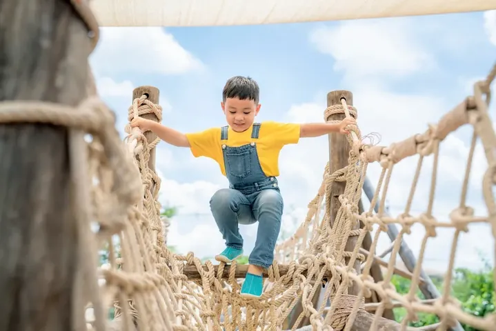 Con Đường Công Danh Và Tình Duyên Của Người Tên Huy Bách Con Đường Công Danh Và Tình Duyên Của Người Tên Huy Bách