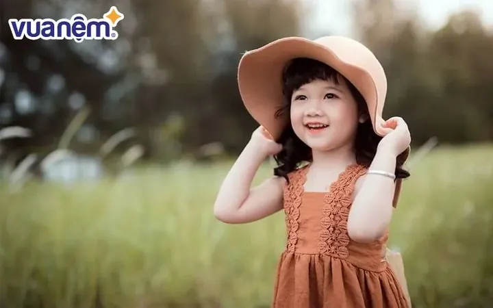 Ý Nghĩa Tên Linh Nga Là Gì? Phân Tích Chi Tiết Ý Nghĩa, Phong Thủy Và Thần Số Học Cho Bé Gái