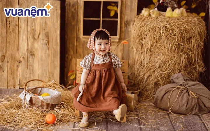 Bé Gái Mang Tên Nguyễn Châu Anh Sở Hữu Vẻ Đẹp Rạng Rỡ Và Thông Minh Bé Gái Mang Tên Nguyễn Châu Anh Sở Hữu Vẻ Đẹp Rạng Rỡ Và Thông Minh